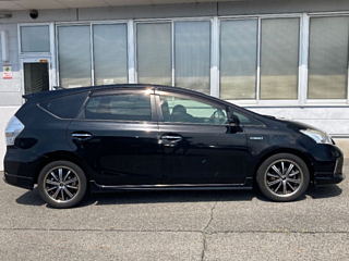 TOYOTA PRIUS ALPHA 2014