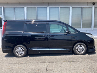 TOYOTA NOAH 2014