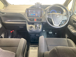 TOYOTA NOAH 2014