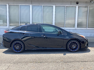 TOYOTA PRIUS 2016
