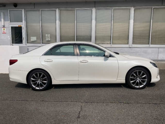 TOYOTA MARK X 2016