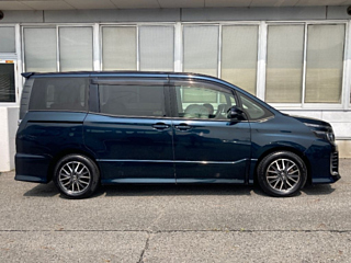 TOYOTA VOXY 2014