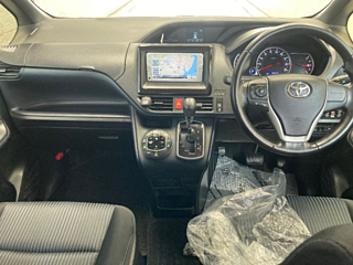TOYOTA NOAH 2014
