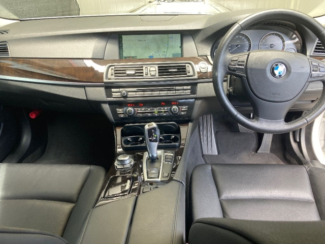 BMW 5 SERIES 2013