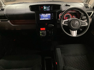 TOYOTA ROOMY 2017