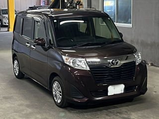 TOYOTA ROOMY 2017