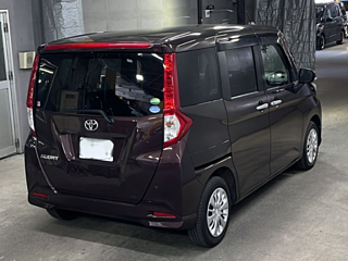 TOYOTA ROOMY 2017
