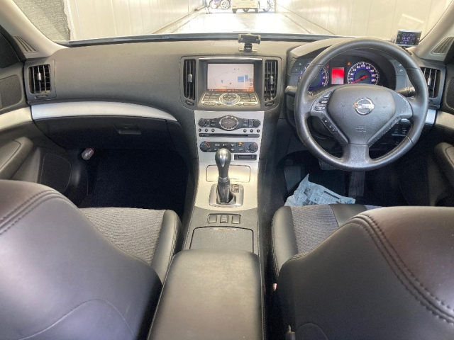NISSAN SKYLINE 2009
