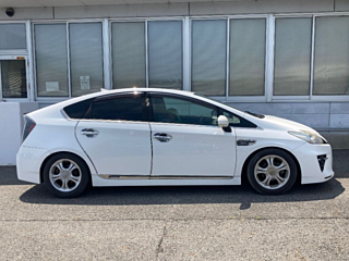 TOYOTA PRIUS 2011