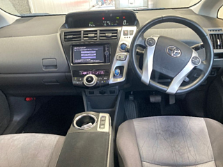 TOYOTA PRIUS ALPHA 2012