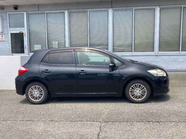 TOYOTA AURIS 2011