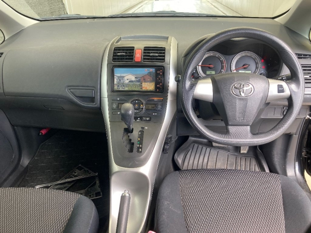 TOYOTA AURIS 2011