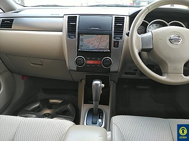 NISSAN TIIDA 2008