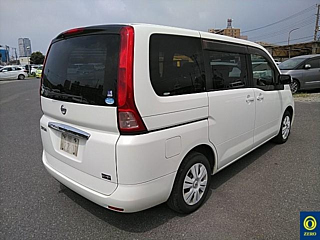 NISSAN SERENA 2010
