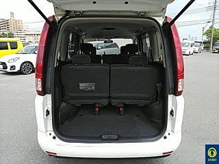 NISSAN SERENA 2010