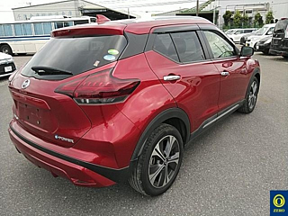 NISSAN KIX 2020