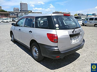 NISSAN AD 2010