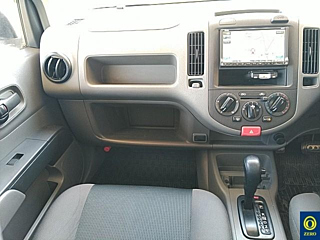 NISSAN AD 2010