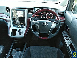 TOYOTA ALPHARD 2009