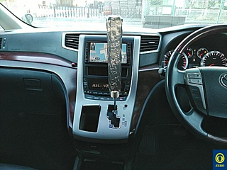 TOYOTA ALPHARD 2009
