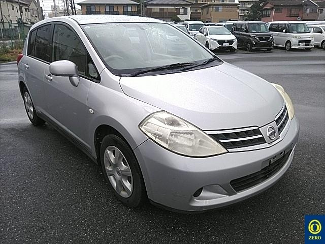 NISSAN TIIDA 2011