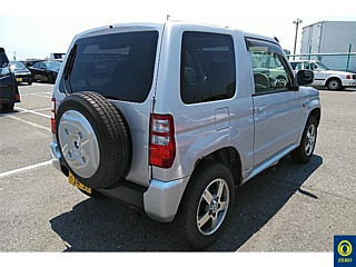 NISSAN KIX 2012