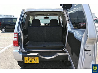 NISSAN KIX 2012