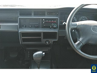 TOYOTA CROWN COMFORT 2013