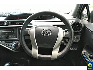 TOYOTA AQUA 2014