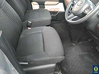 TOYOTA ROOMY 2019