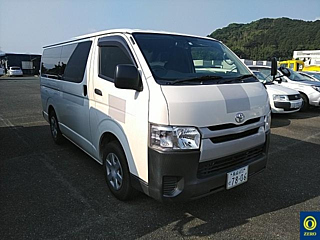 TOYOTA HIACE VAN 2017