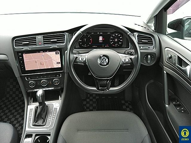 VOLKSWAGEN GOLF 2020