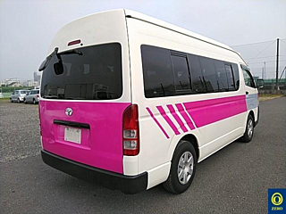 TOYOTA HIACE 2013