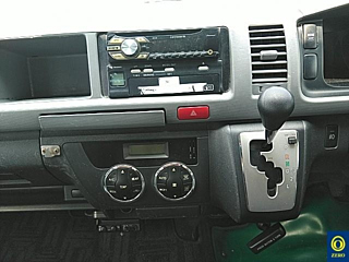 TOYOTA HIACE 2013