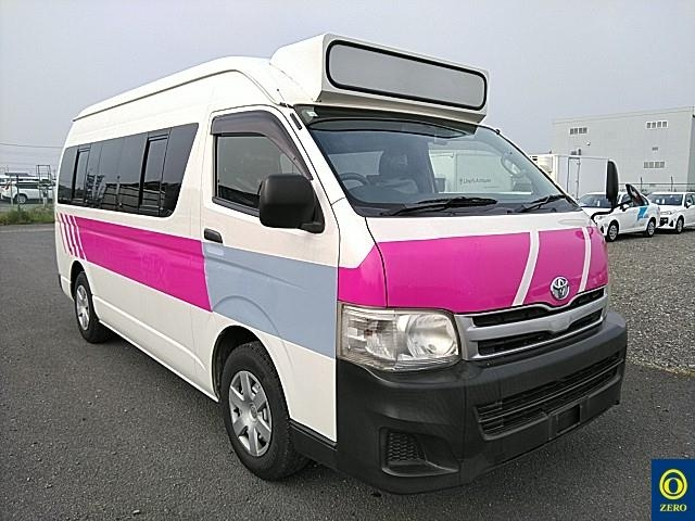 TOYOTA HIACE 2013