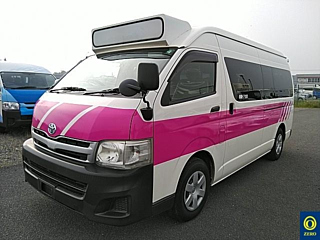 TOYOTA HIACE 2013
