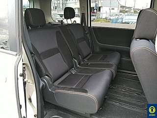 NISSAN SERENA 2010