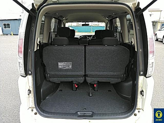 NISSAN SERENA 2010