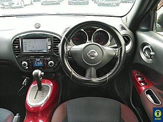 NISSAN JUKE 2012