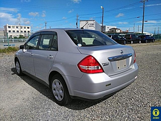 NISSAN TIIDA LATIO 2010