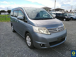 NISSAN SERENA 2010