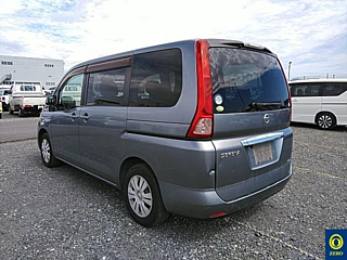 NISSAN SERENA 2010