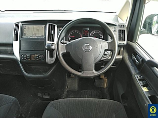 NISSAN SERENA 2010
