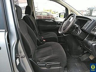 NISSAN SERENA 2010