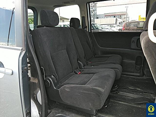 NISSAN SERENA 2010