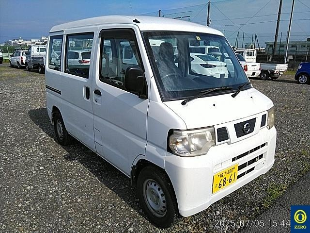 NISSAN CLIPPER VAN 2013