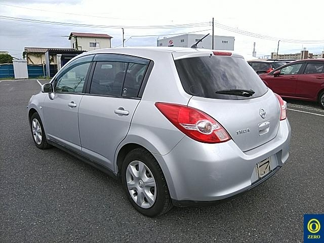 NISSAN TIIDA 2009