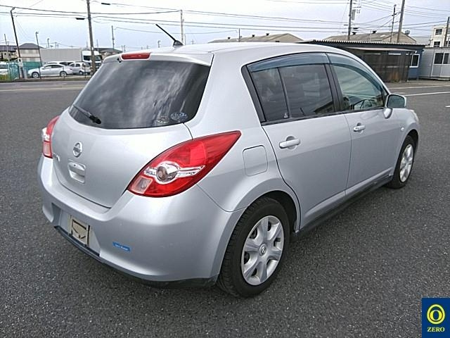NISSAN TIIDA 2009