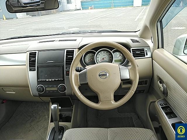 NISSAN TIIDA 2009