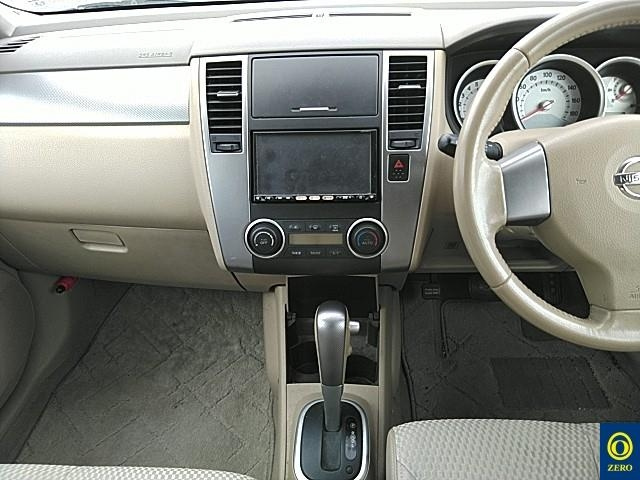 NISSAN TIIDA 2009